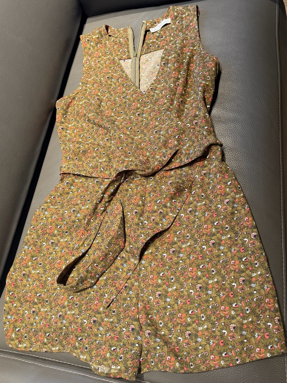 Abercrombie & Fitch Olive Floral Sleeveless Tie-Waist Romper